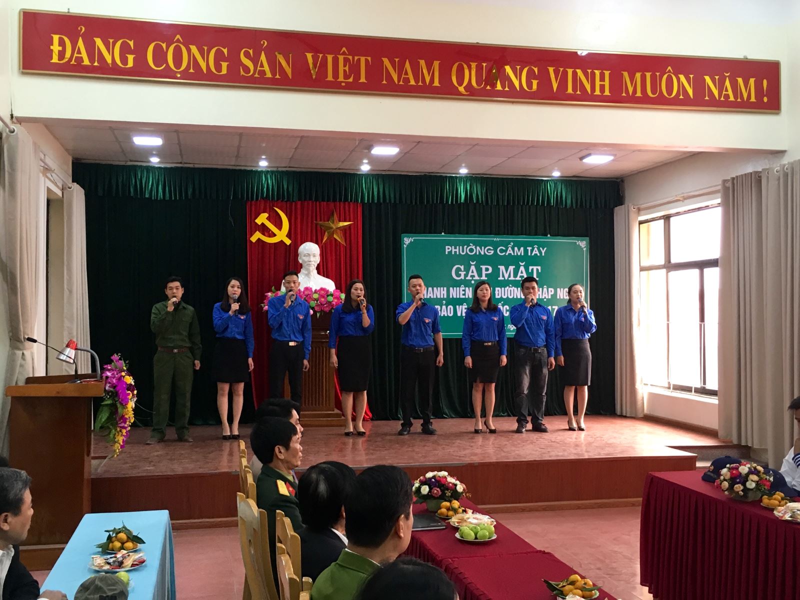 Chi đoàn TN cơ quan biểu diễn văn nghệ động viên tinh thần tân binh